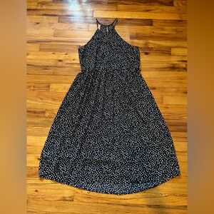 Sleeveless halter midi